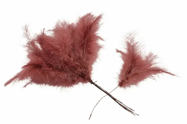 Höyhenkierteinen keinutuoli tummanpunainen