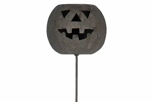 Marshal Holder -kurpitsa tikulla, metallia