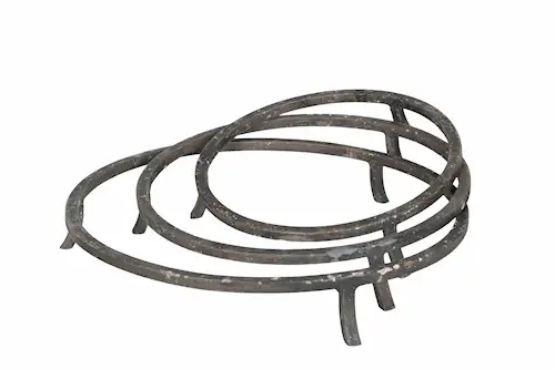 Potring On Foot Metal