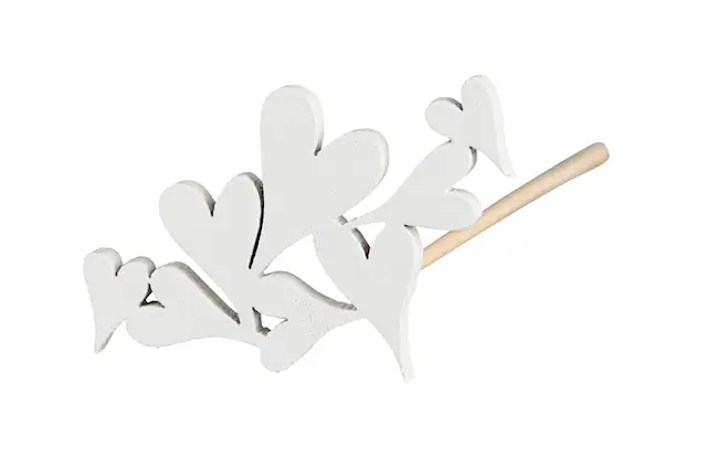 Puiset tikku sydämet valkoinen